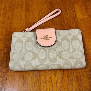 Signature Coach Tech Wallet